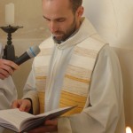 strejda v kněžském hávu