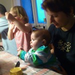 dítě mlátící lžící do paštiky (vím, je to rajskej protlak :-) )