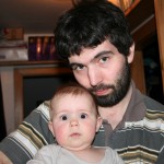 Madlenka s tátou u knihovny