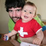 malý švýcárek s tátou