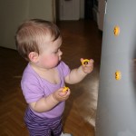 stojí bez držení :-)