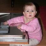 nasyp sem ten prášek, ať to můžu zavřít