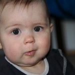 pózování u stoličky