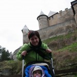 s mámou v podhradí