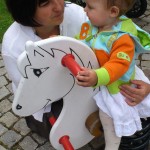 s tetou Marunkou na svatbě (a na houpacím koníkovi)