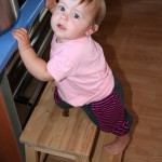 vaříme s mámou. teda: máma vaří, já lezu na linku...