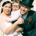 foto by J.F. ... 6. letošní svatba, na které Madlenka byla. A konečně se taky vyfotila s novomanželi :-)